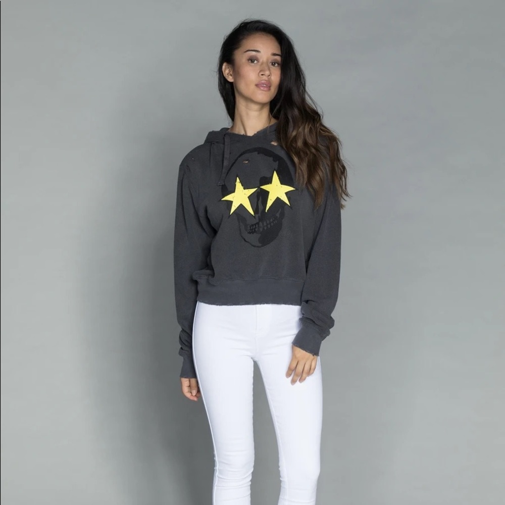 CHRLDR SKULL STAR — CROP PULLOVER HOODIE